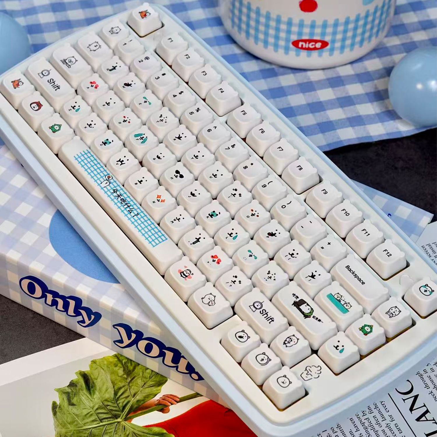 أغطية مفاتيح PBT بتصميم دب كرت - مراجعة Gaming Accessories In Japan وسعره