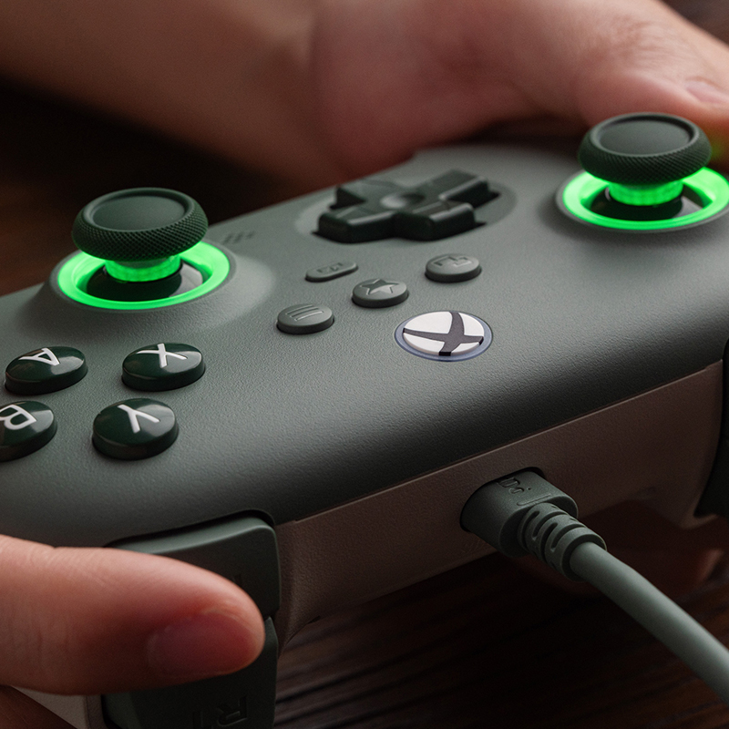 وحدة تحكم سلكية للألعاب 8BitDo - مراجعة Gaming Accessories For Your Phone وسعره